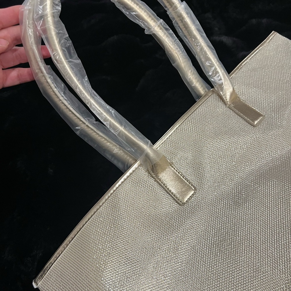 Michael Kors Gold Classic Tote Bag - Picture 6 of 9